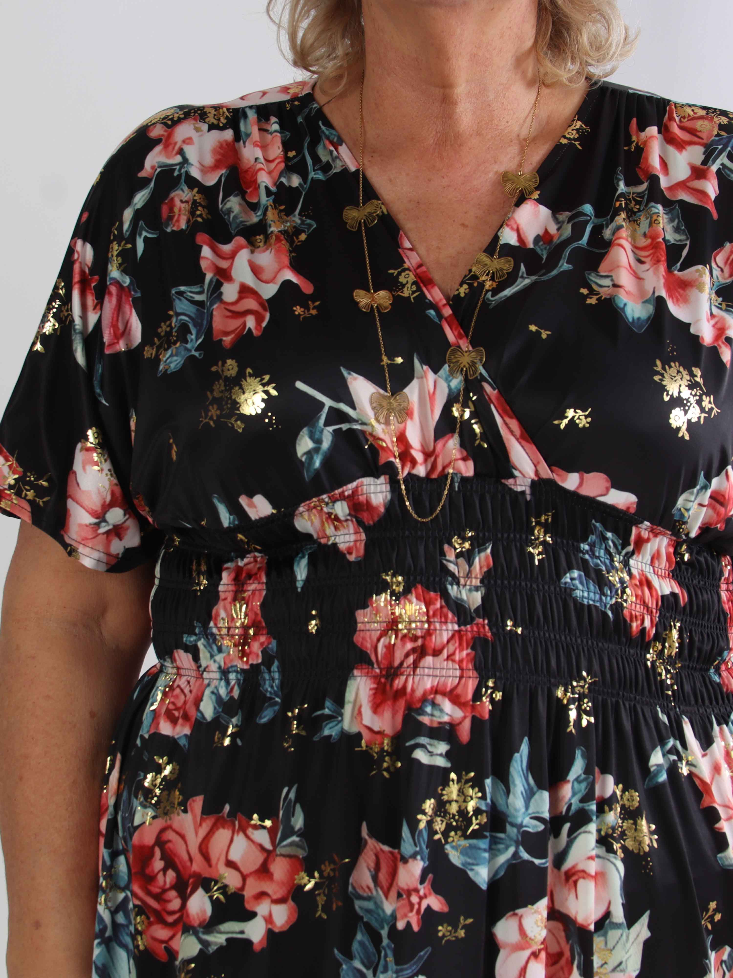 Pams Rosette Short - Plus size kjole med fine blomster og guld detaljer